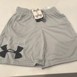 NWT Light Grey Under Armour XS Small Shorts